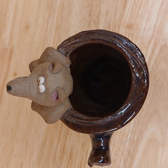 Vintage Red Clay Pottery Bear inside a tree stump Desk decor pen holder - Picture 4 of 5